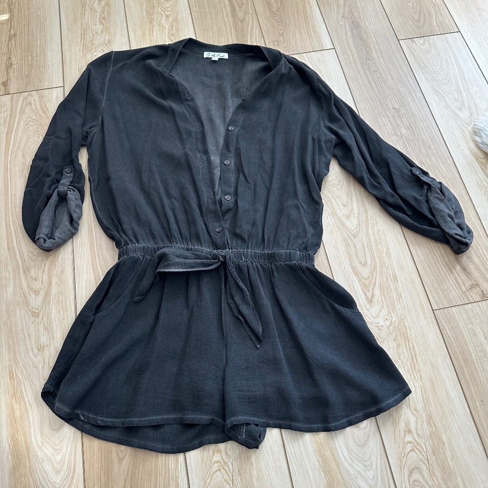 Long Sleeved Grey  Shorts Romper One Piece - L